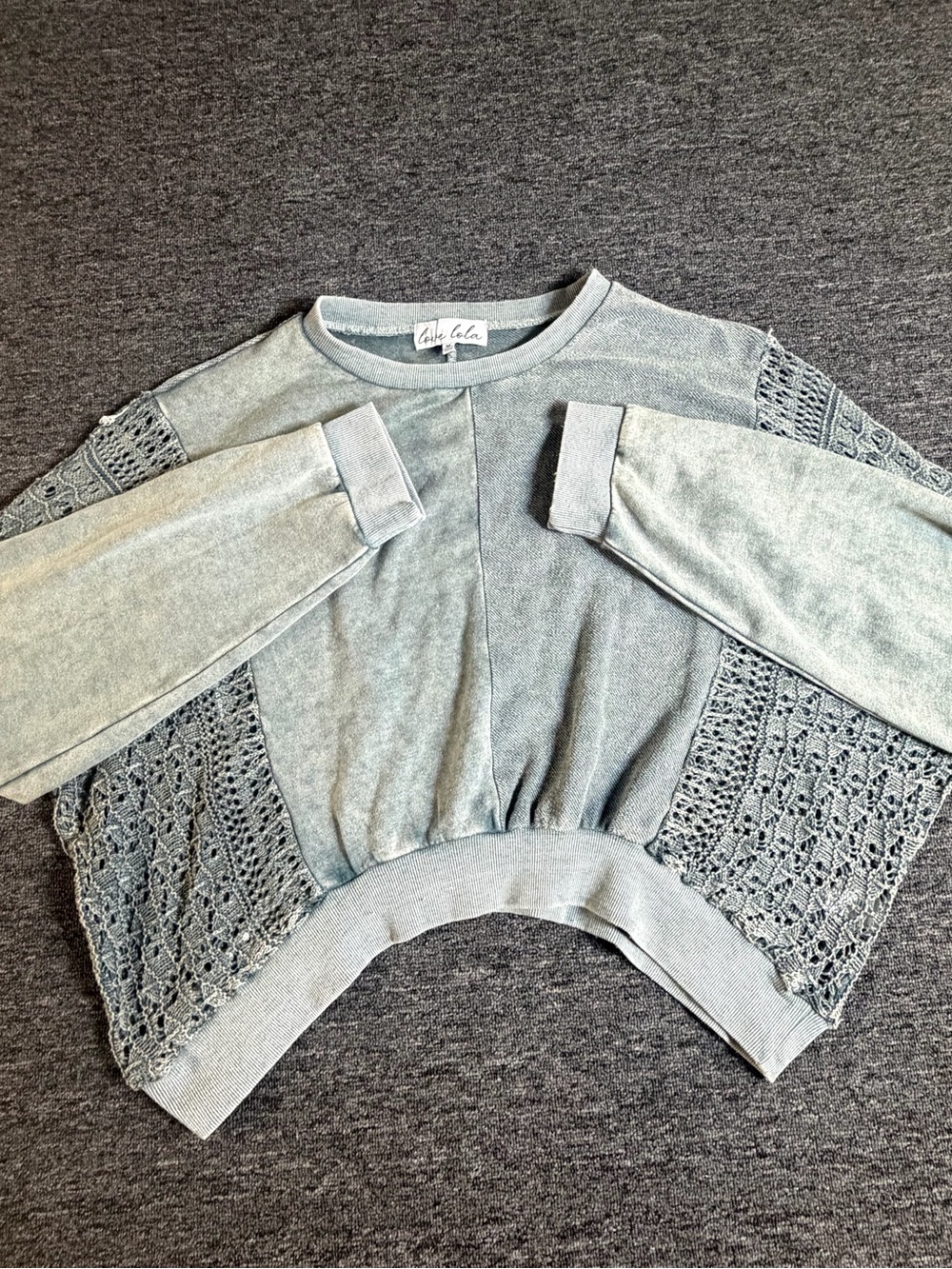 Love Lola Women's M Gray Knit Crochet Crew Neck Long Sleeve Pullover Top